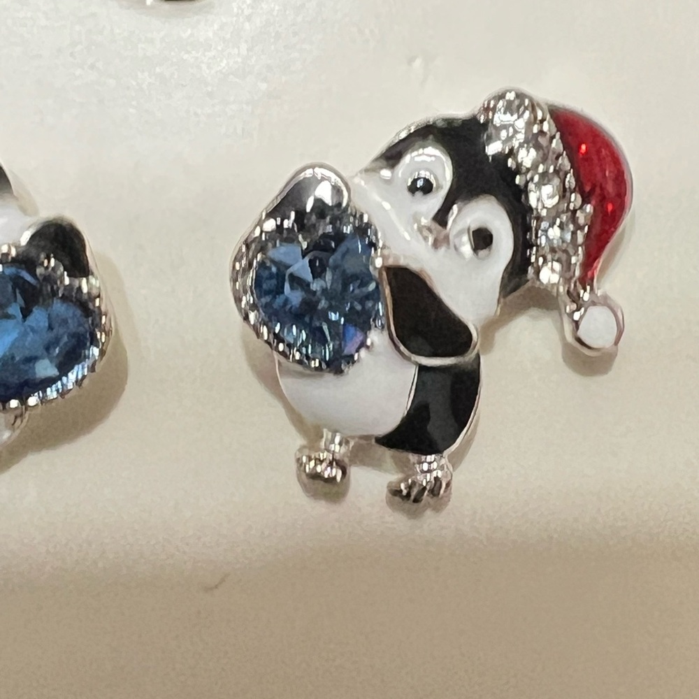🎁 Napier Holiday Adorn Penguin & Blue Crystal Post Earrings - Picture 3 of 7